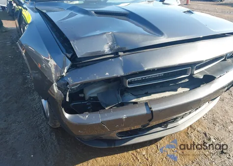 2019 Dodge Challenger Sxt z USA, uszkodzony, nr VIN 2C3CDZAGXKH723293